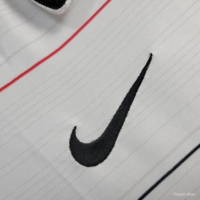 Manchester United Away 04/06